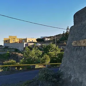 Village. Tony Frias. Landhaus